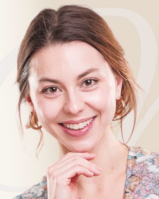Döbrösi Laura